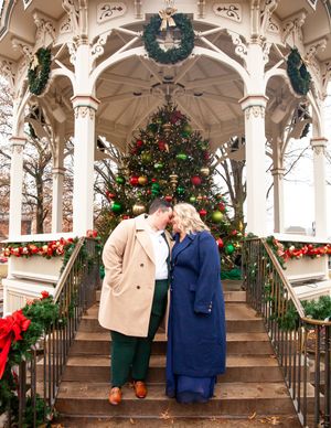 lgbtq photographer in willoughby ohio, lesbian wedding around cleveland for christmas, lesbian owned photography in ohio, lgbt couple ohio