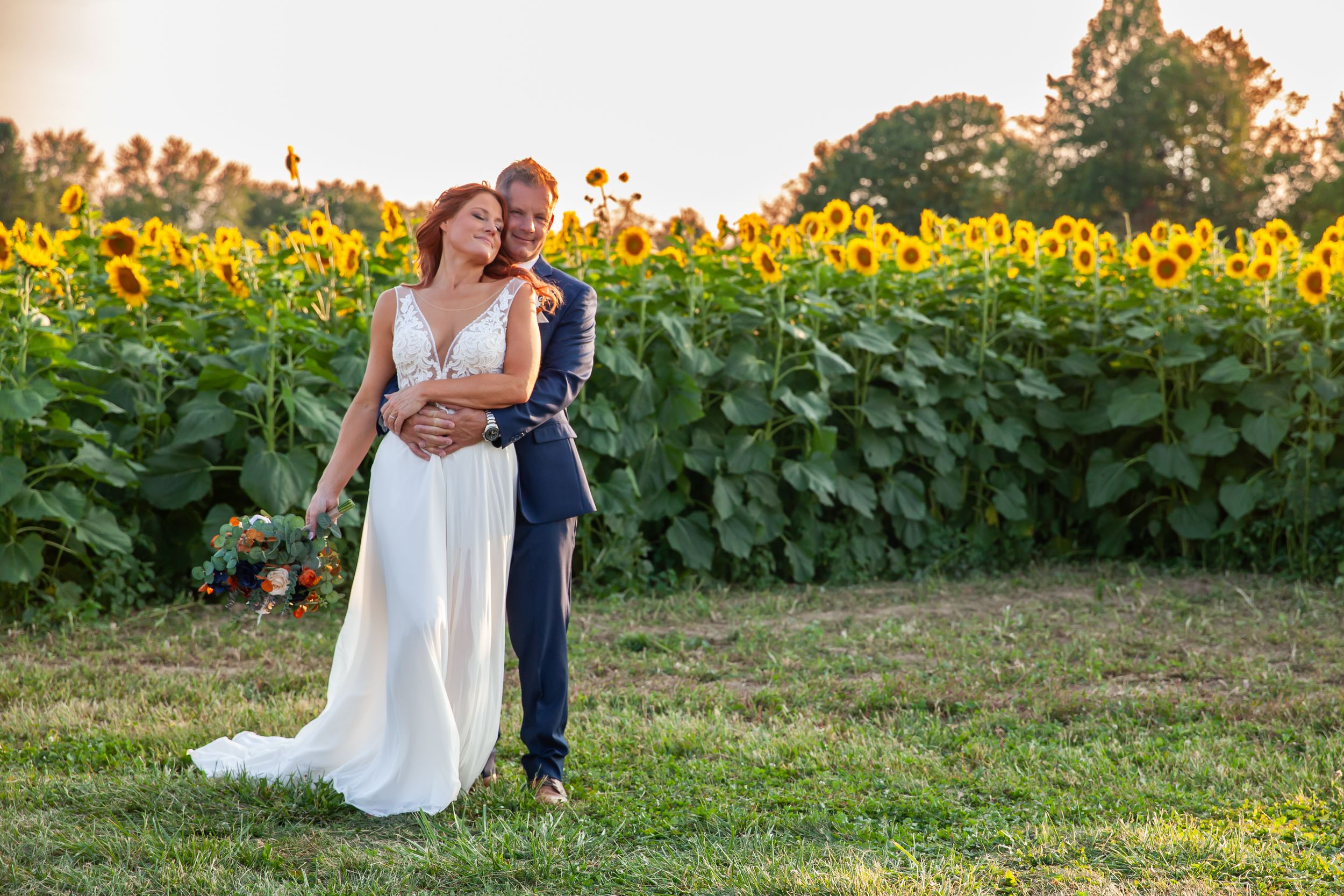 sunflower wedding in ohio, red headed bride in columbus ohio, nickajack farms wedding, best wedding photographer in ohio, kick butt images
