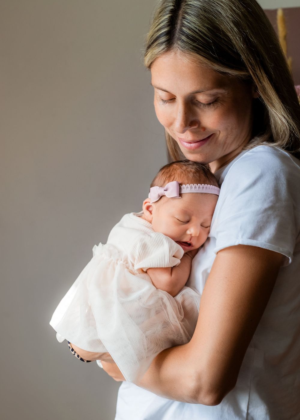 Mobile Fotografin in Nürtingen & Filderstadt. Newborn, Babybauch, Familie. Warm, liebevoll, authentisch. Jetzt Fotoshooting sichern.