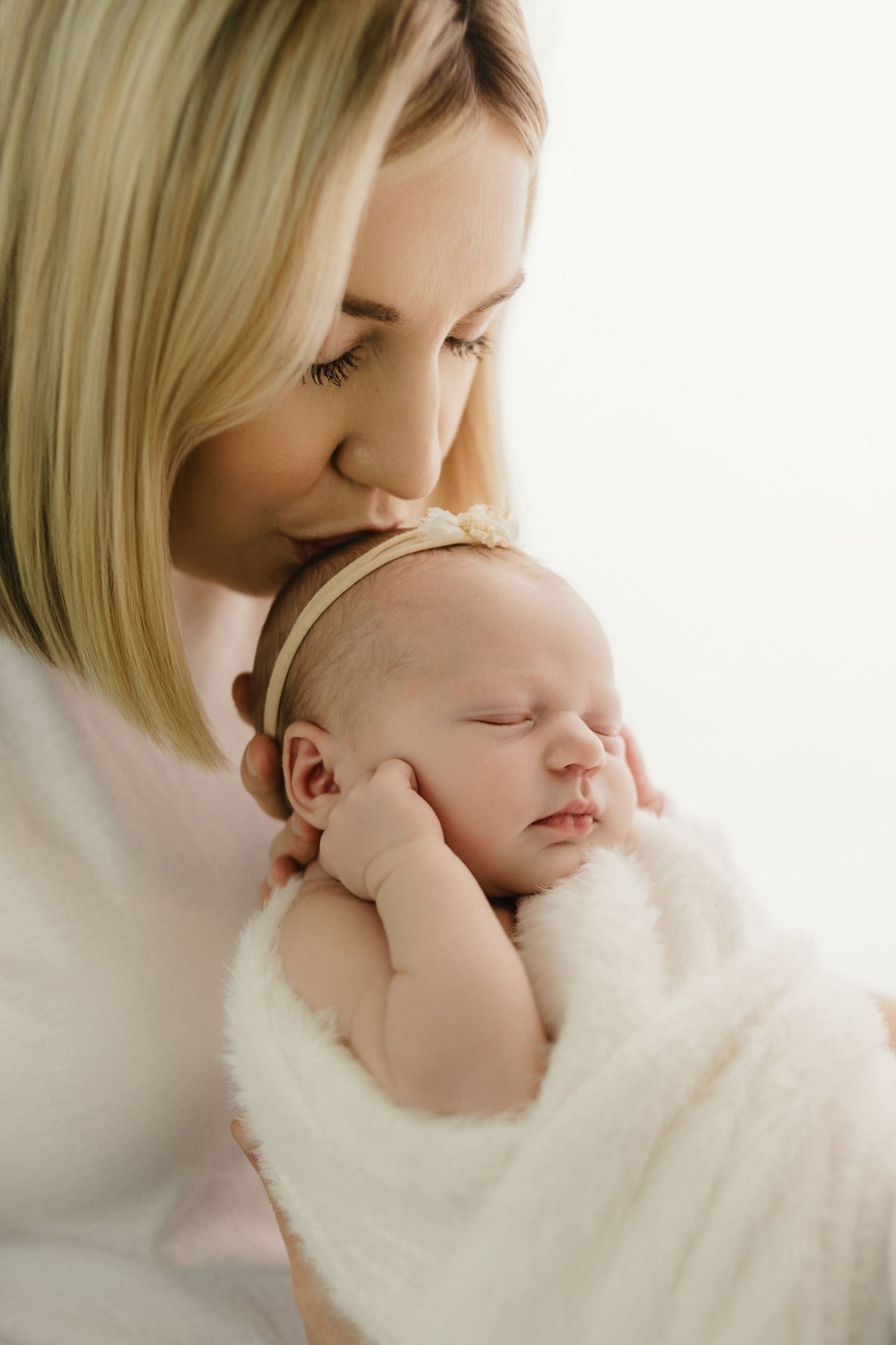 Amy Gray Photography | Newborn, Cake smash, Headshots, Couple, Children, maternity & Family Photographer in Ayr and Girvan