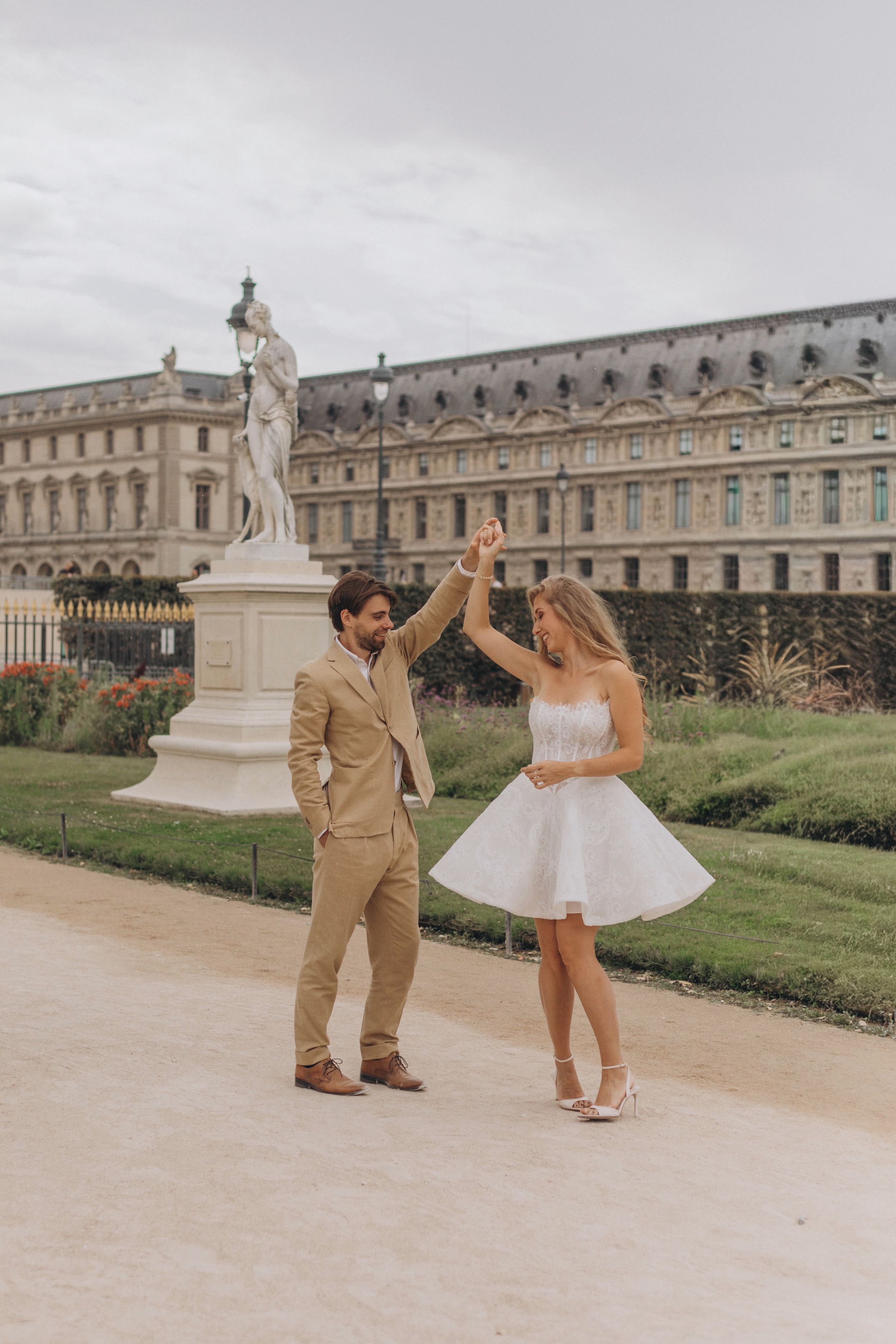 Civil wedding ceremony in Paris, Le Louvre, captured with a cinematic and vintage style - Léa Charra