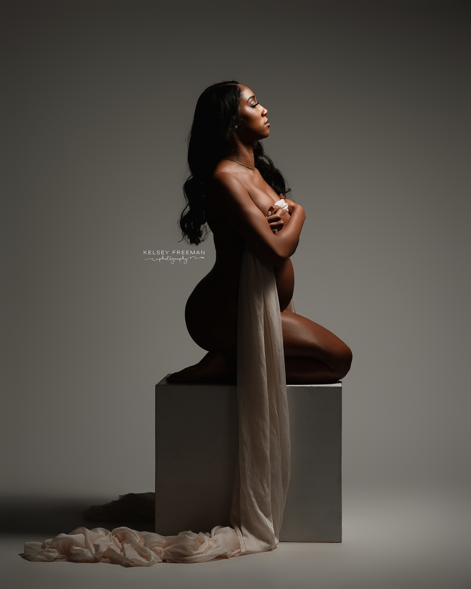 Maternity & Newborn photography studio located in between Atlanta, Georgia and Birmingham, Alabama with full service photo studio.