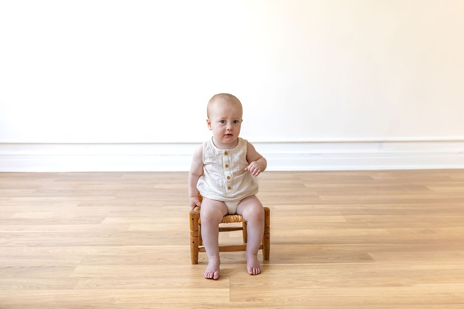 Springfield Il photographer captures a first birthday milestone session in Central, IL