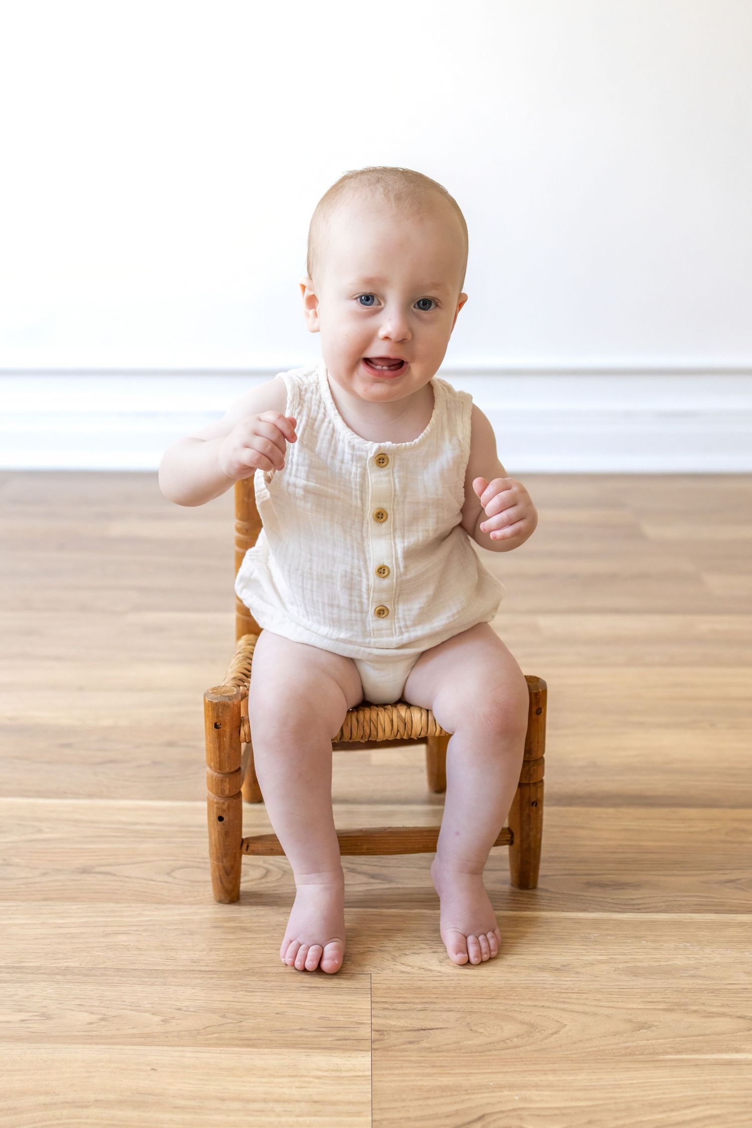 Springfield Il photographer captures a first birthday milestone session in Central, IL