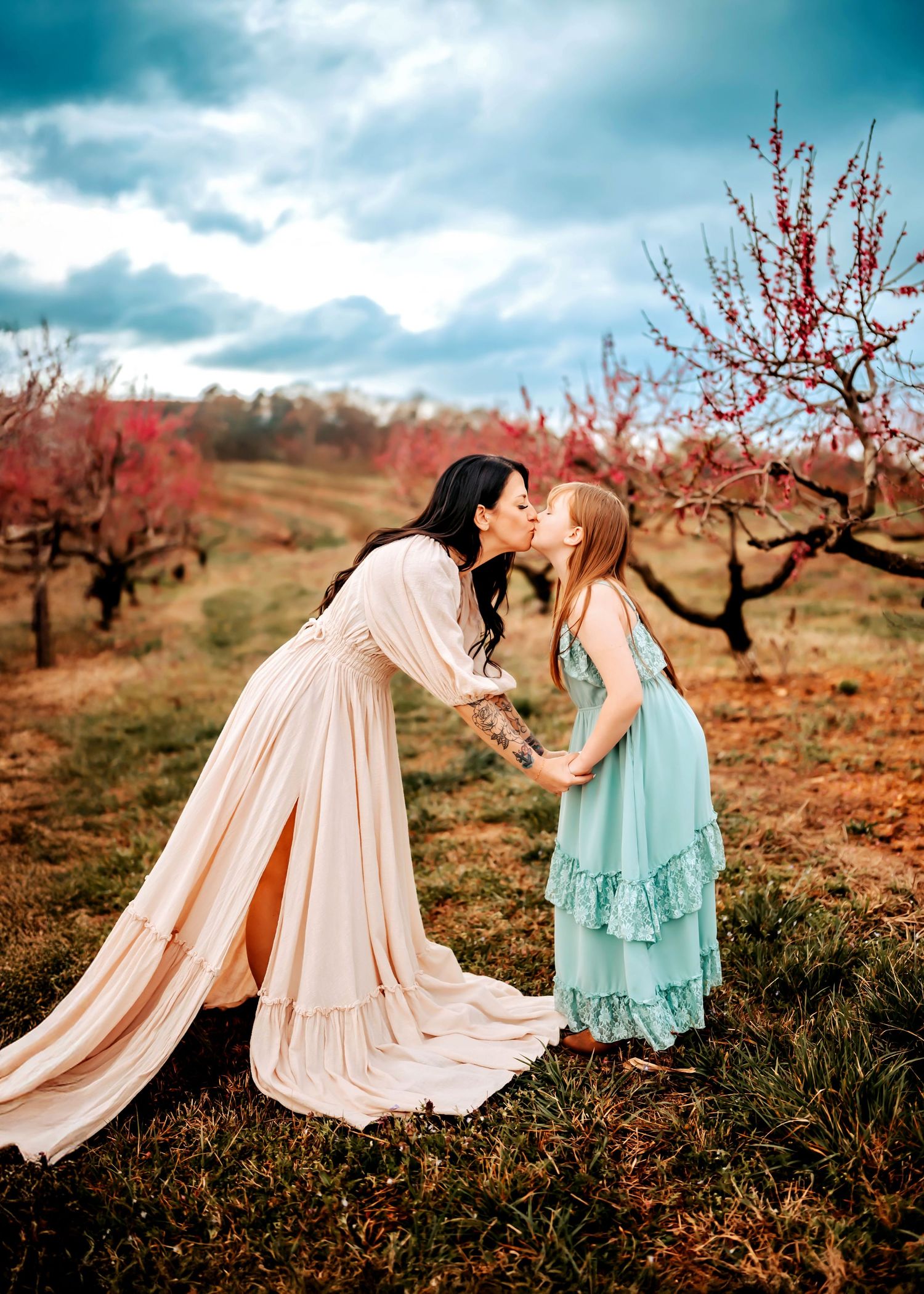 Ellijay, GA Photographer | North Georgia Photographer | FAMILY PHOTOS in BJ Reece OrchardS | bj reece orchards | reece cider