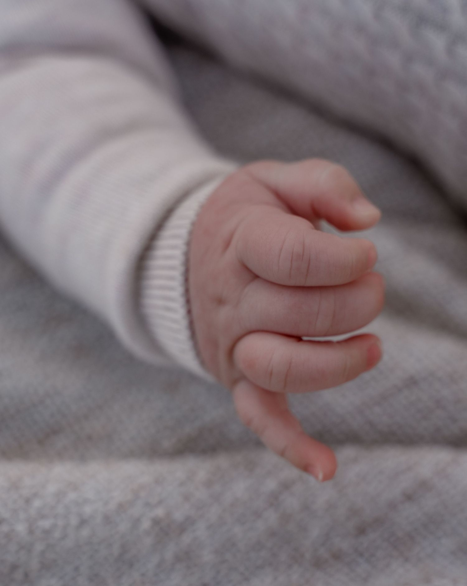 gentle-motherhood-photoshoot-lifestyle-leicestershire.jpg