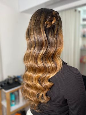Semirecogido con trenza y ondas
