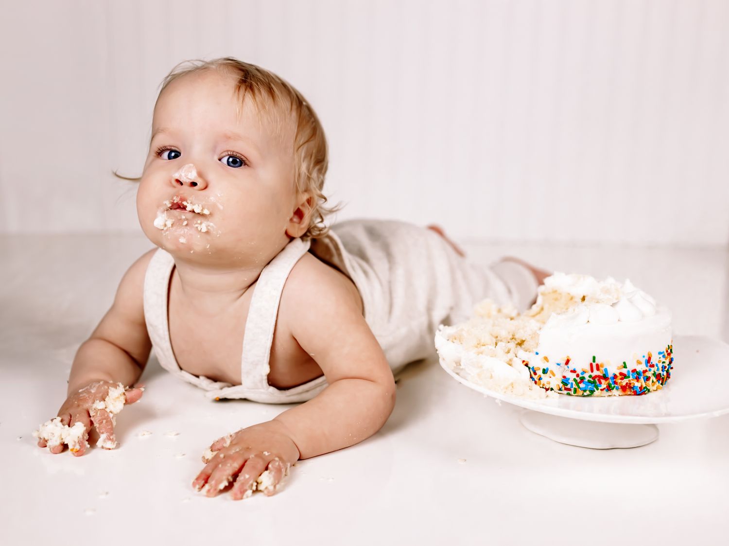 Affordable cake smash photographer in Richmond, Virginia. Milestone photo sessions in RVA. Children photographer in Richmond, Virginia