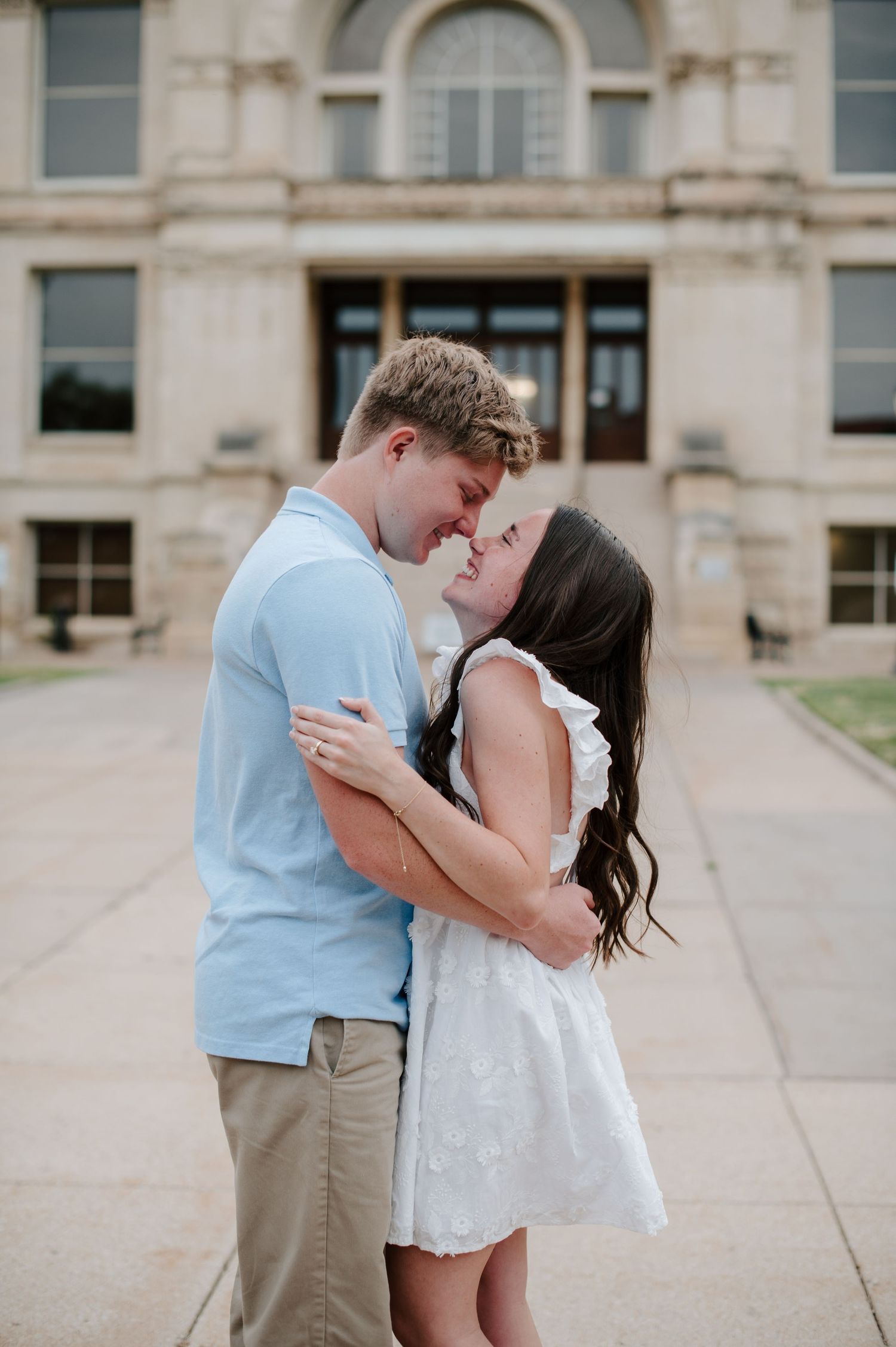 Downtown Wichita KS engagement session by photographer Jessica Nadine Photography.  Classic architecture buildings city courthouse elopement