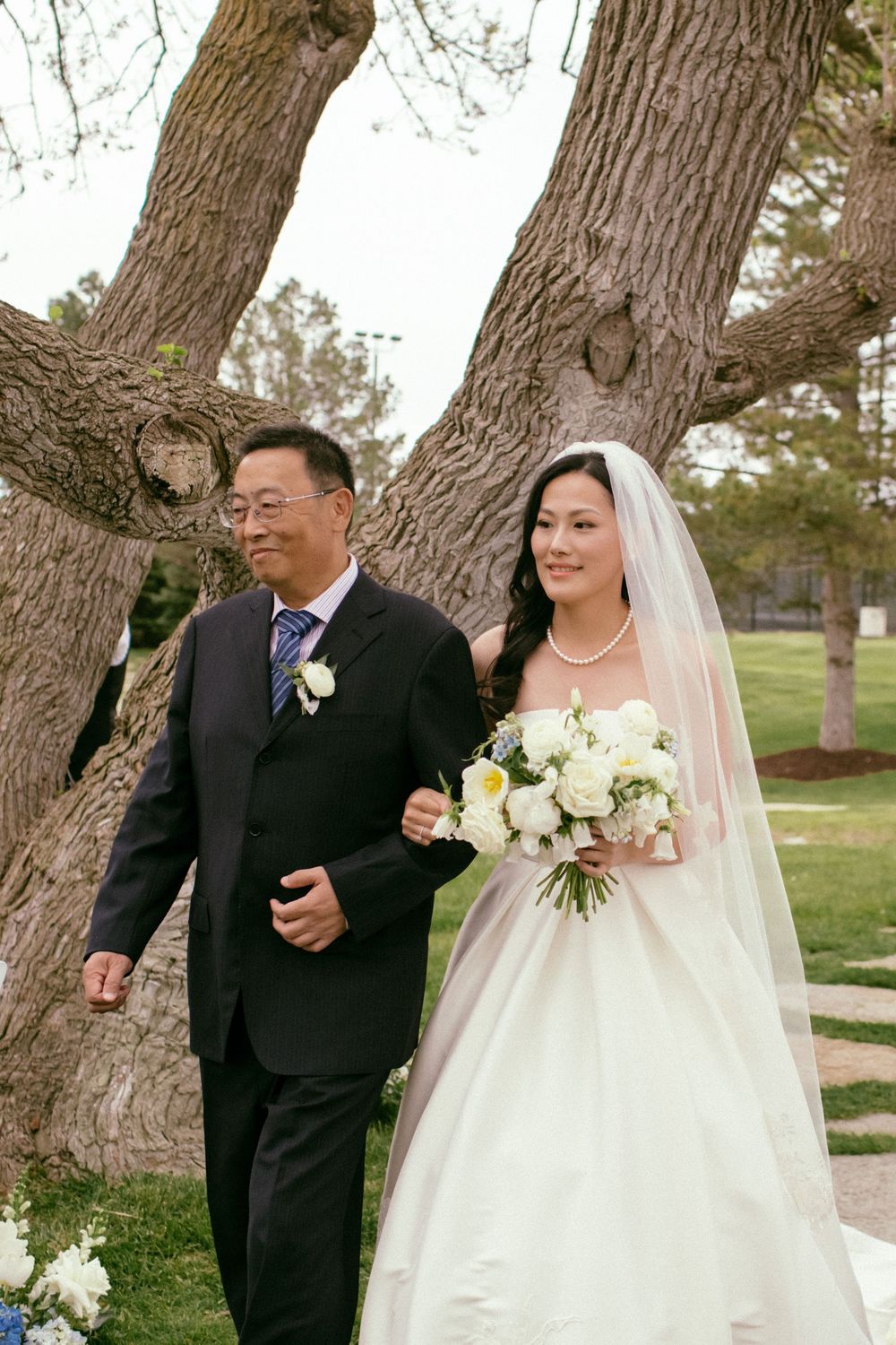 Documentary style wedding photographer Omaha