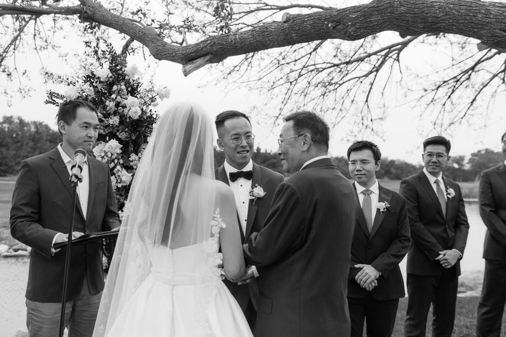 Documentary style wedding photographer Omaha