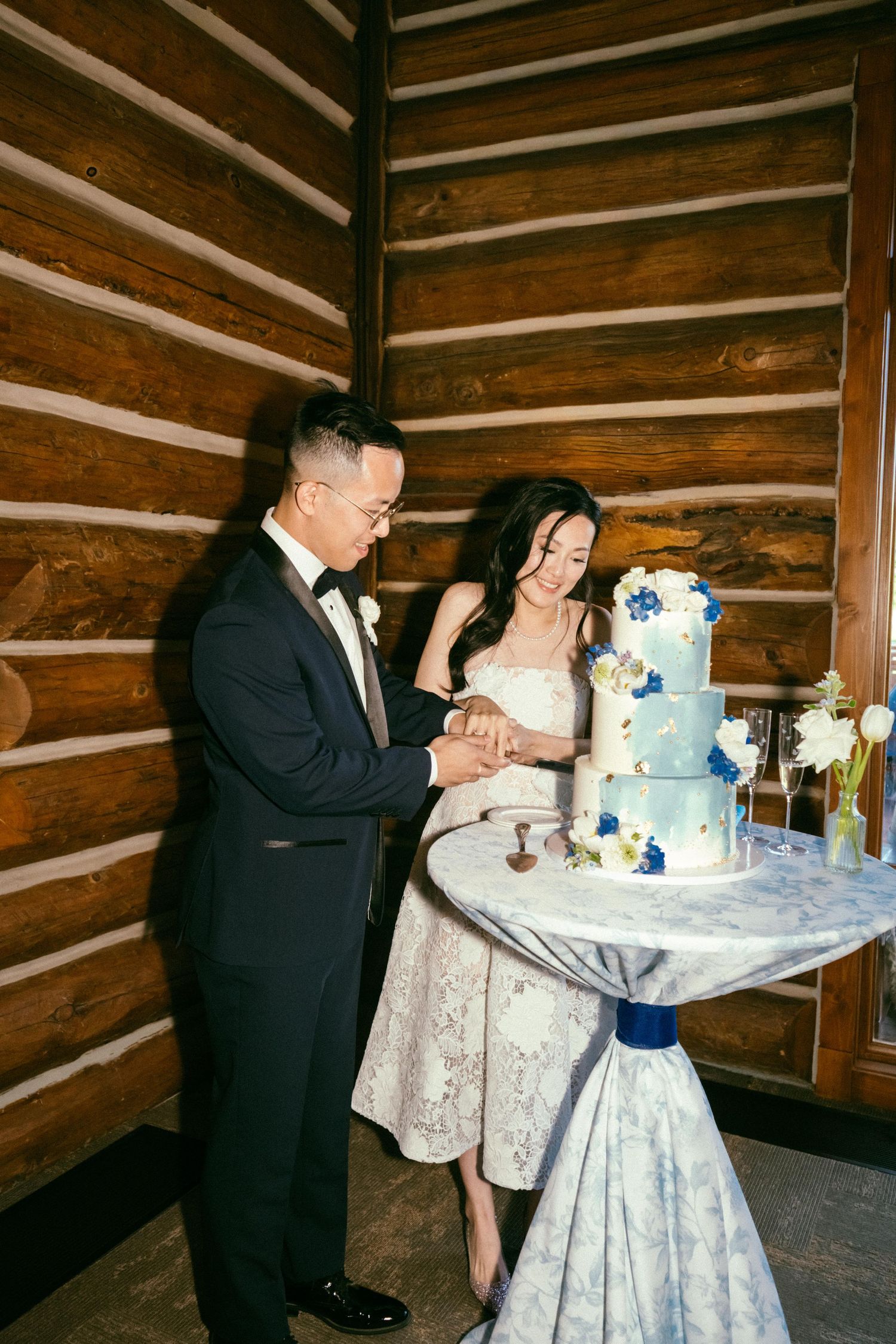 Destination wedding photographer Omaha