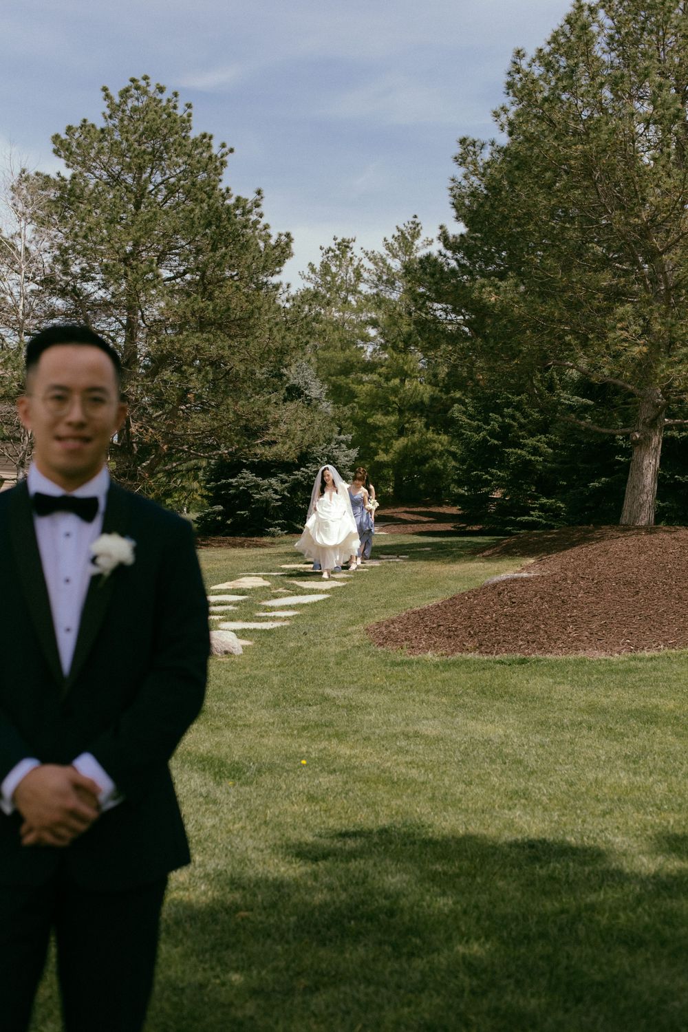 Documentary style wedding photographer Omaha