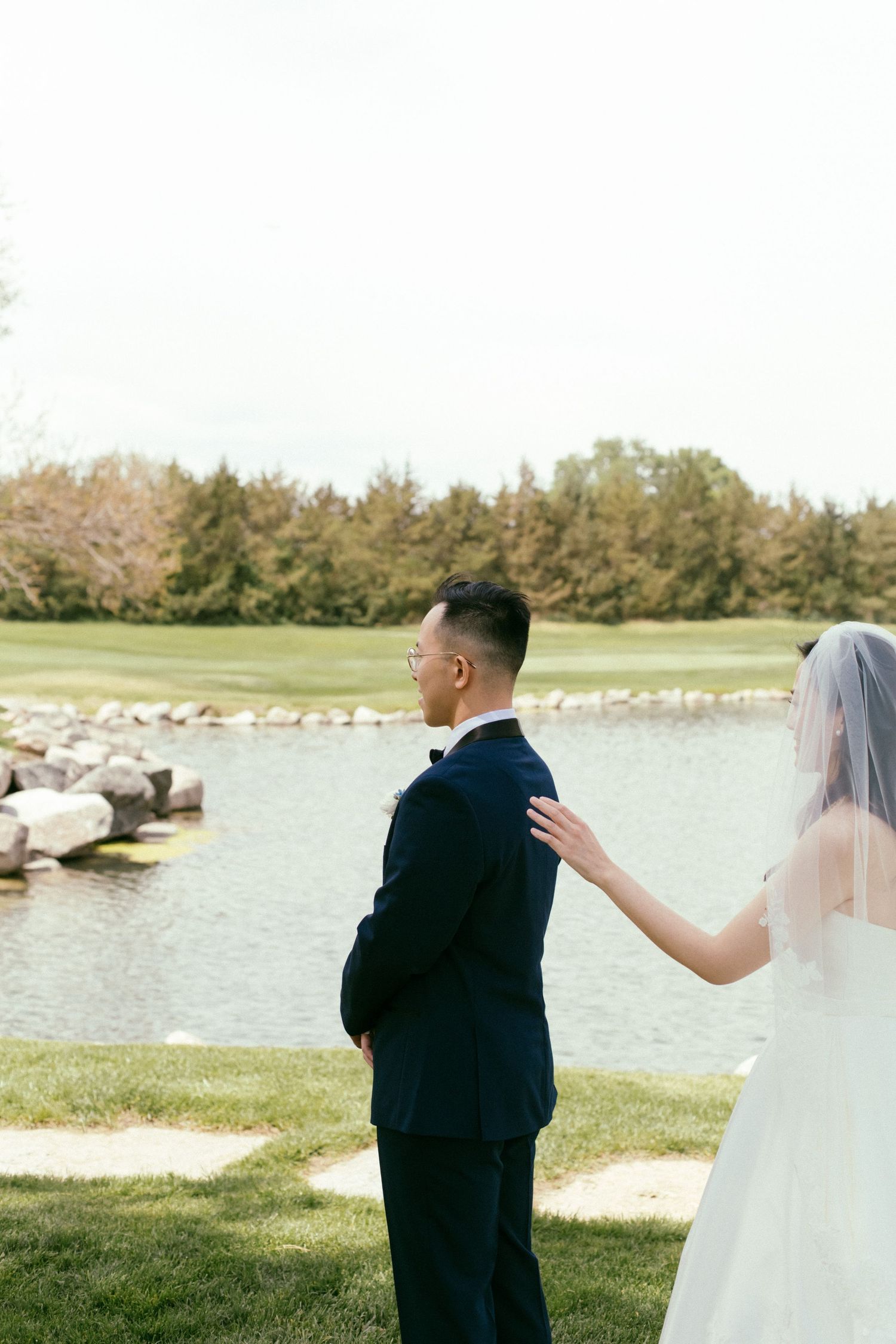 Documentary style wedding photographer Omaha