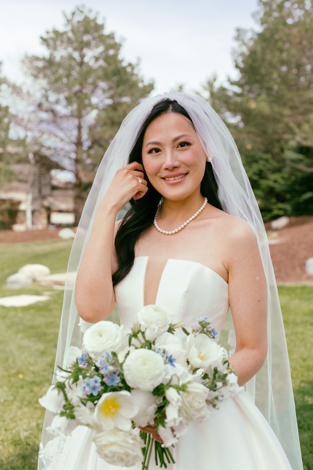 Documentary style wedding photographer Omaha