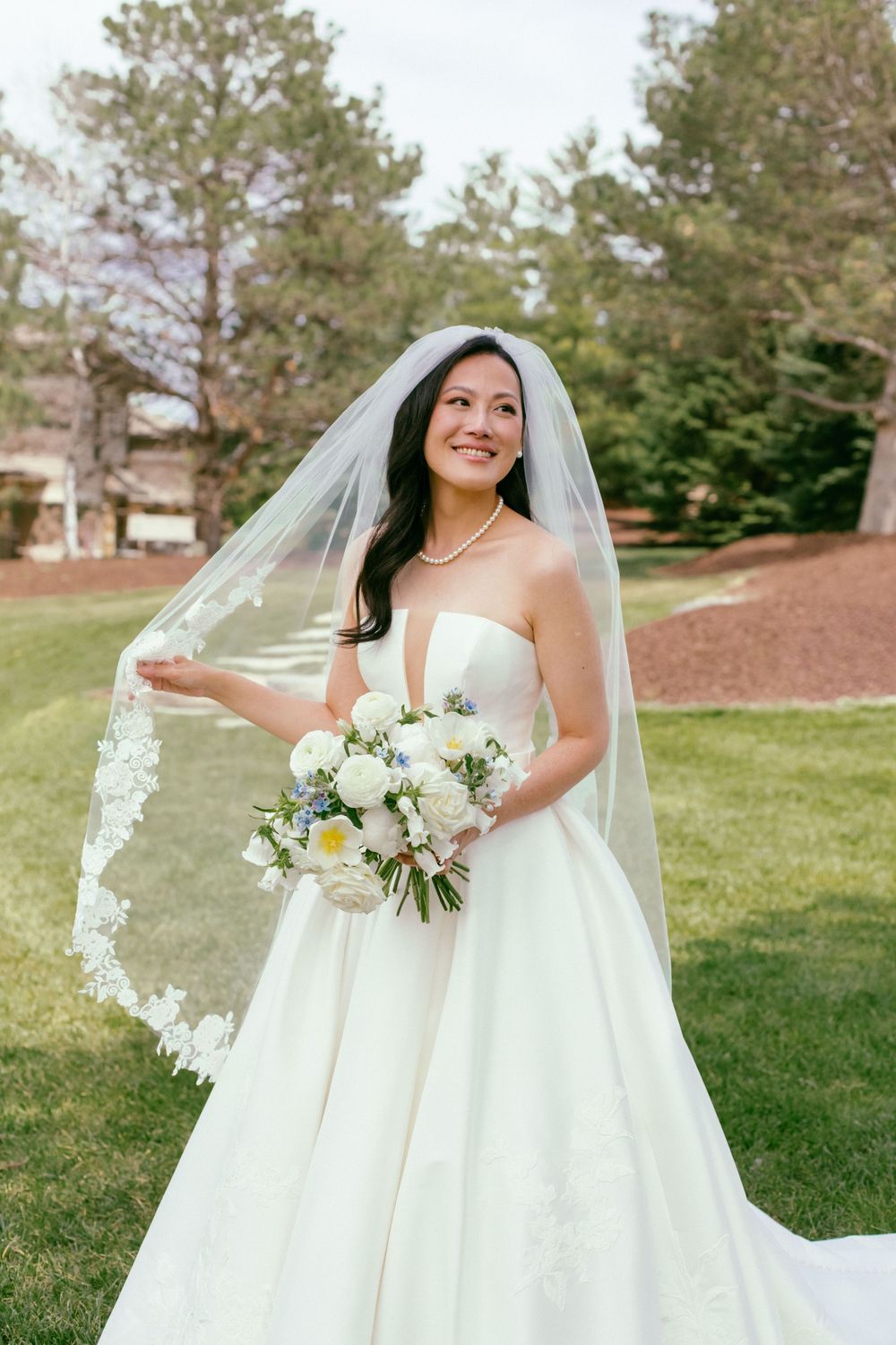 Documentary style wedding photographer Omaha