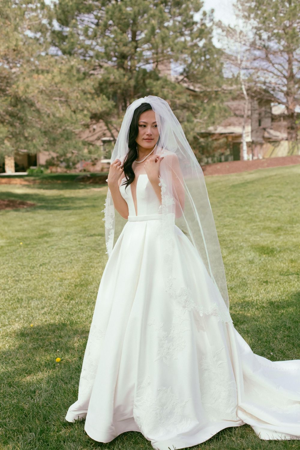 Documentary style wedding photographer Omaha