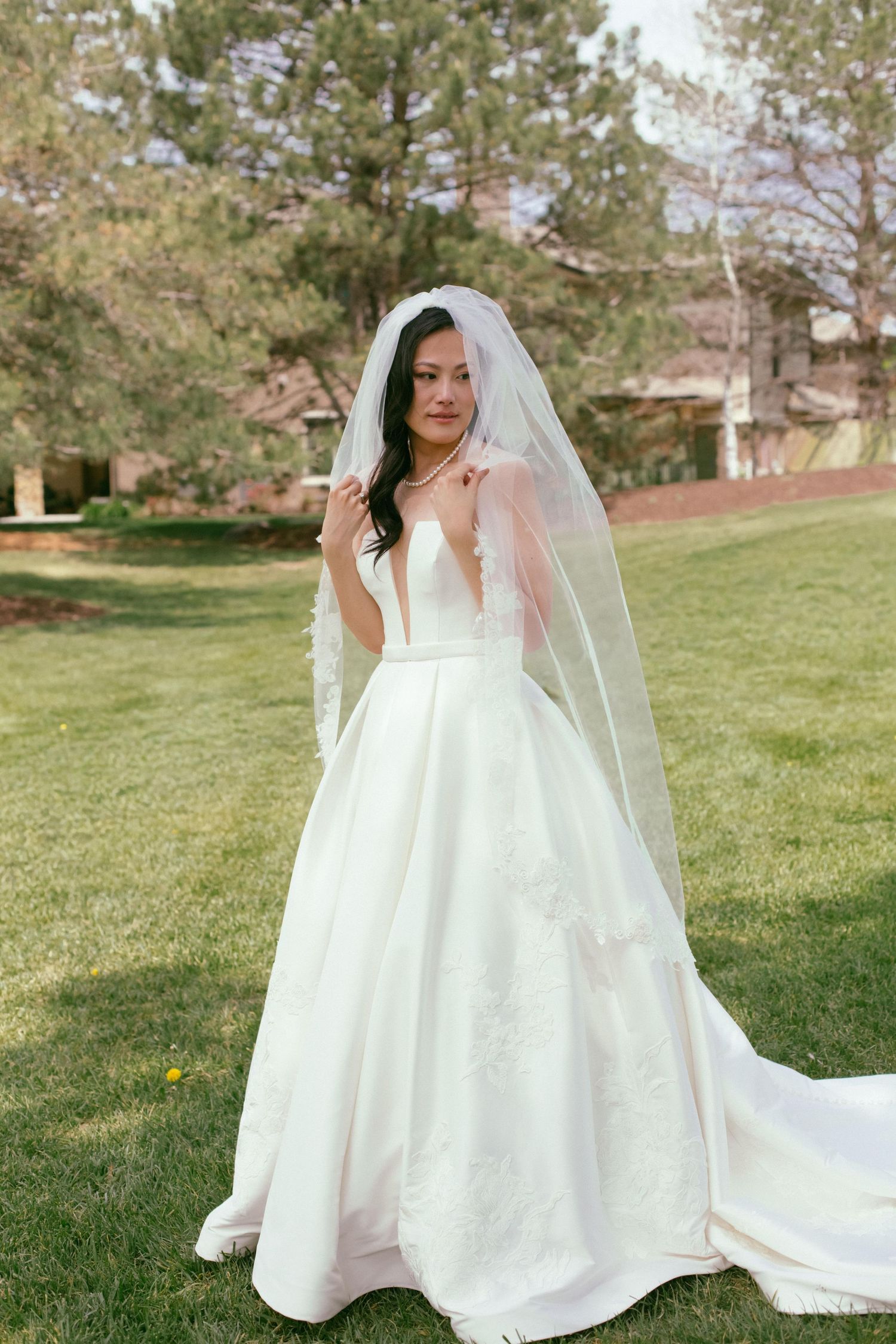Documentary style wedding photographer Omaha