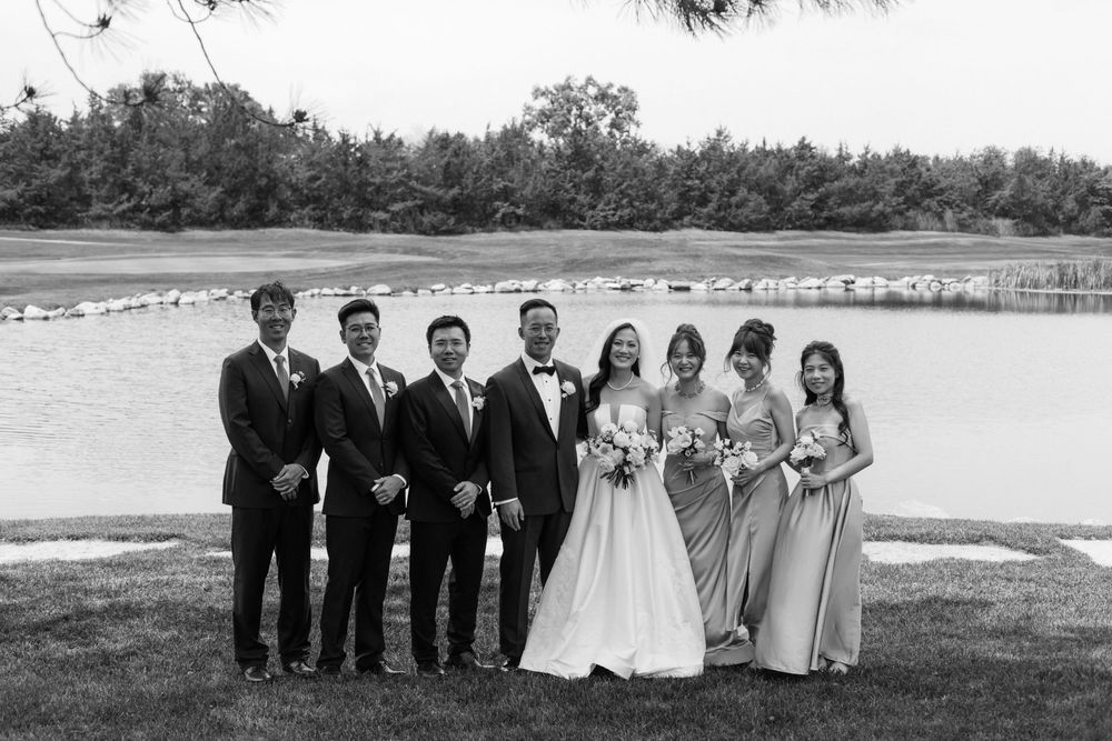 Documentary style wedding photographer Omaha