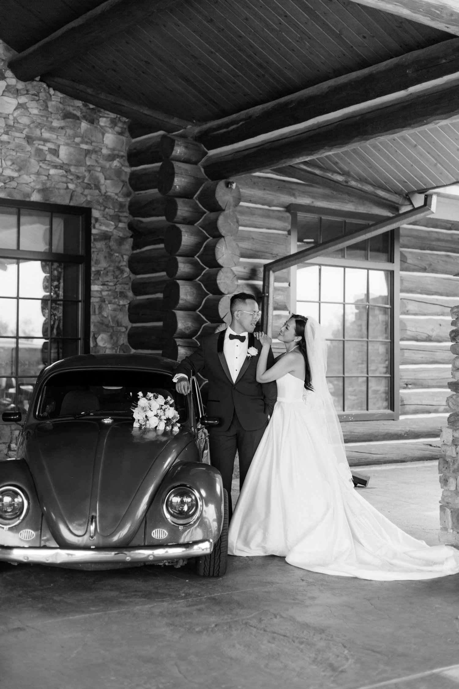 Documentary style wedding photographer Omaha