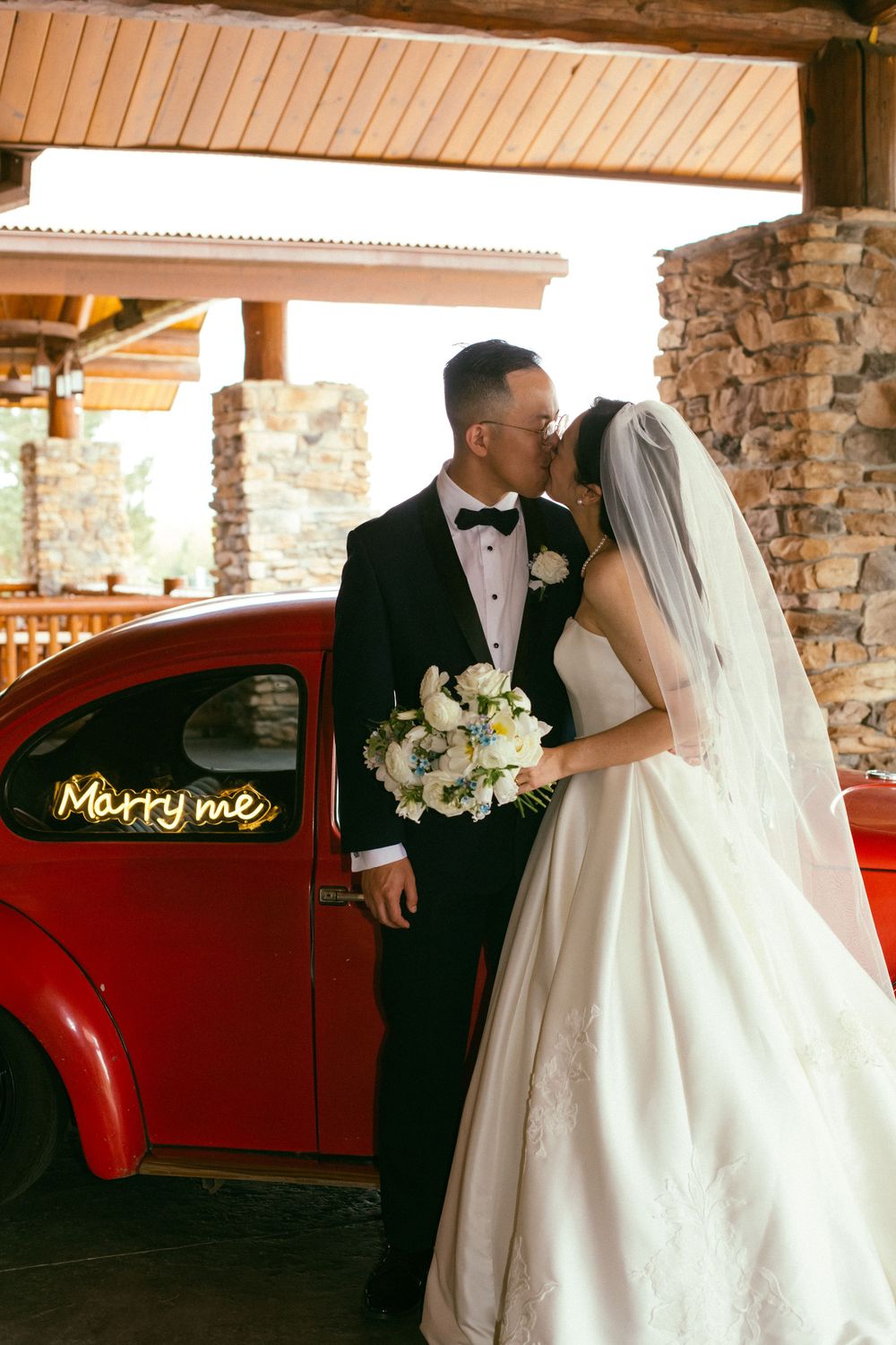 Documentary style wedding photographer Omaha