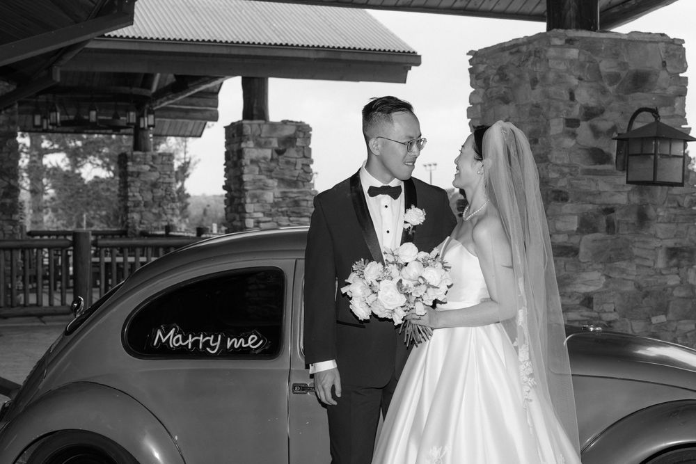 Documentary style wedding photographer Omaha