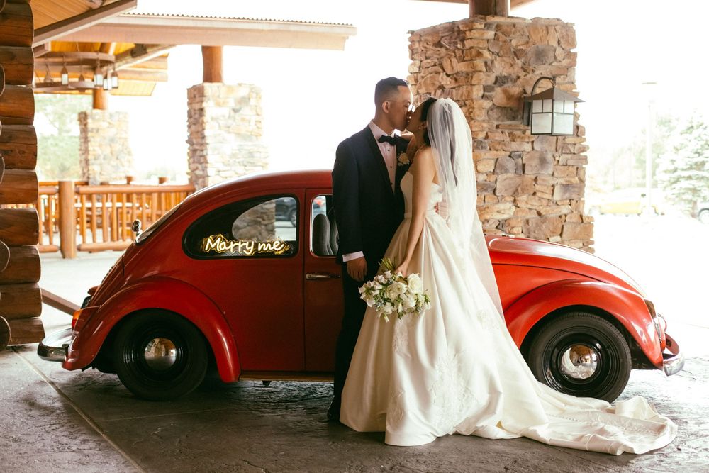 Documentary style wedding photographer Omaha