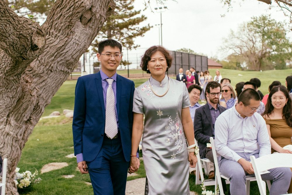 Documentary style wedding photographer Omaha