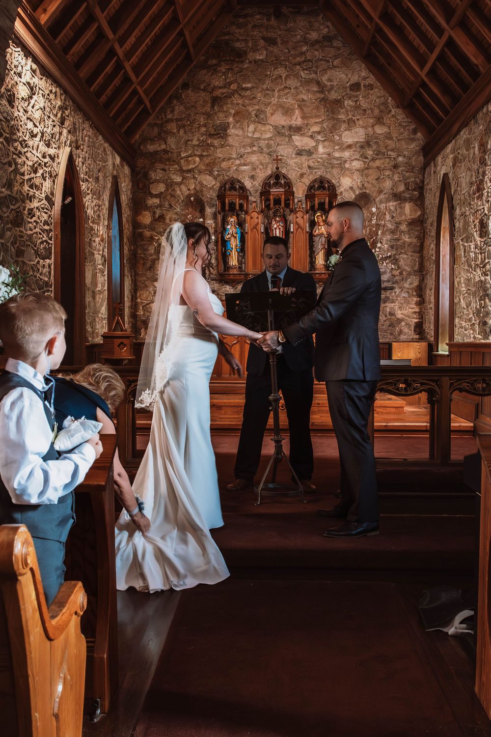 Cragsmoor stone church wedding ceremony in Hudson Valley NY