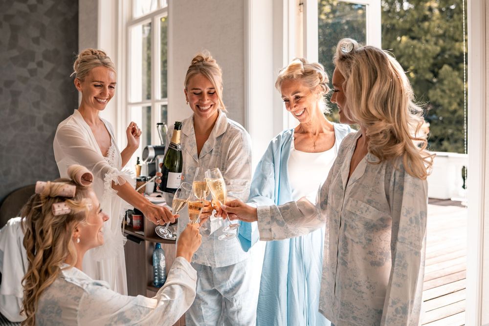 LONDON WEDDING PHOTOGRAPHER - BRIDAL PREP WEDDING MORNING PHOTOS