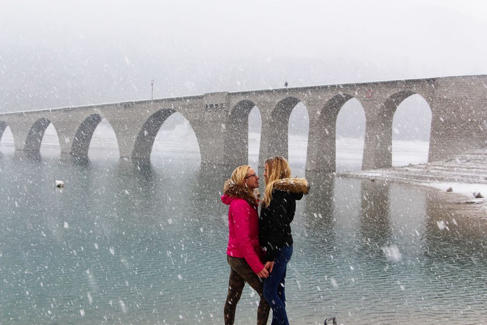 Photographe portrait et famille dans le Grésivaudan et en Isère - Portrait de soeurs à Gap