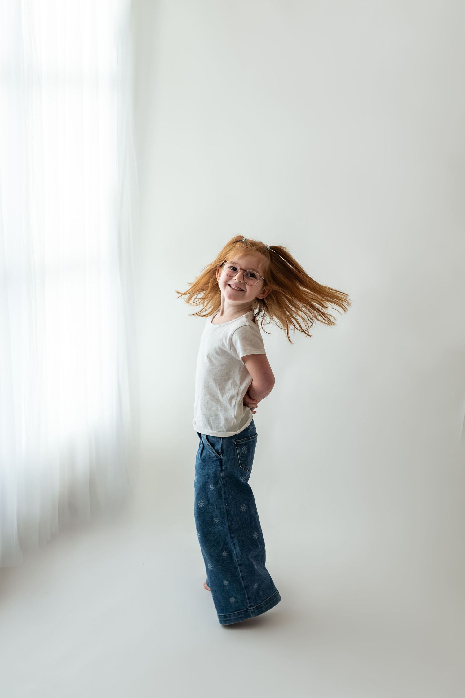 Mini séance photo blanche au studio proche Beauvais épurée et intemporelle - Mathilde Verduyn