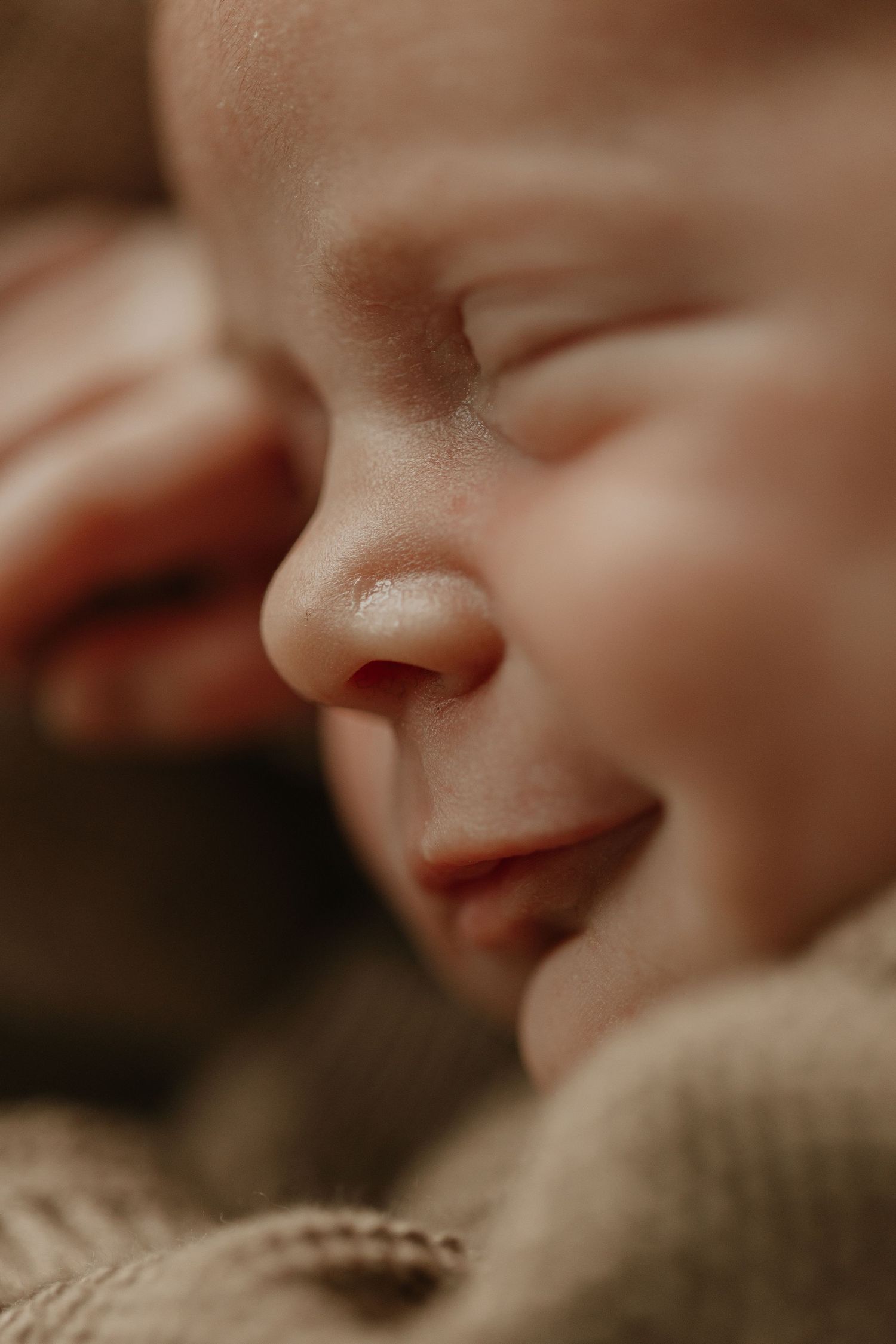 Close up detailed newborn images in kent