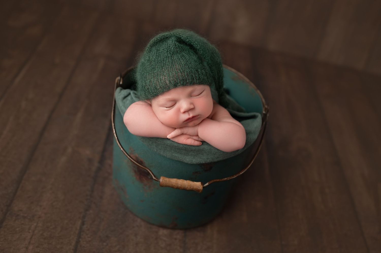 Newborn photos done at 2 weeks old in pittsburgh
