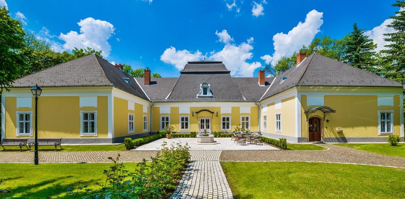 kastélyos esküvő