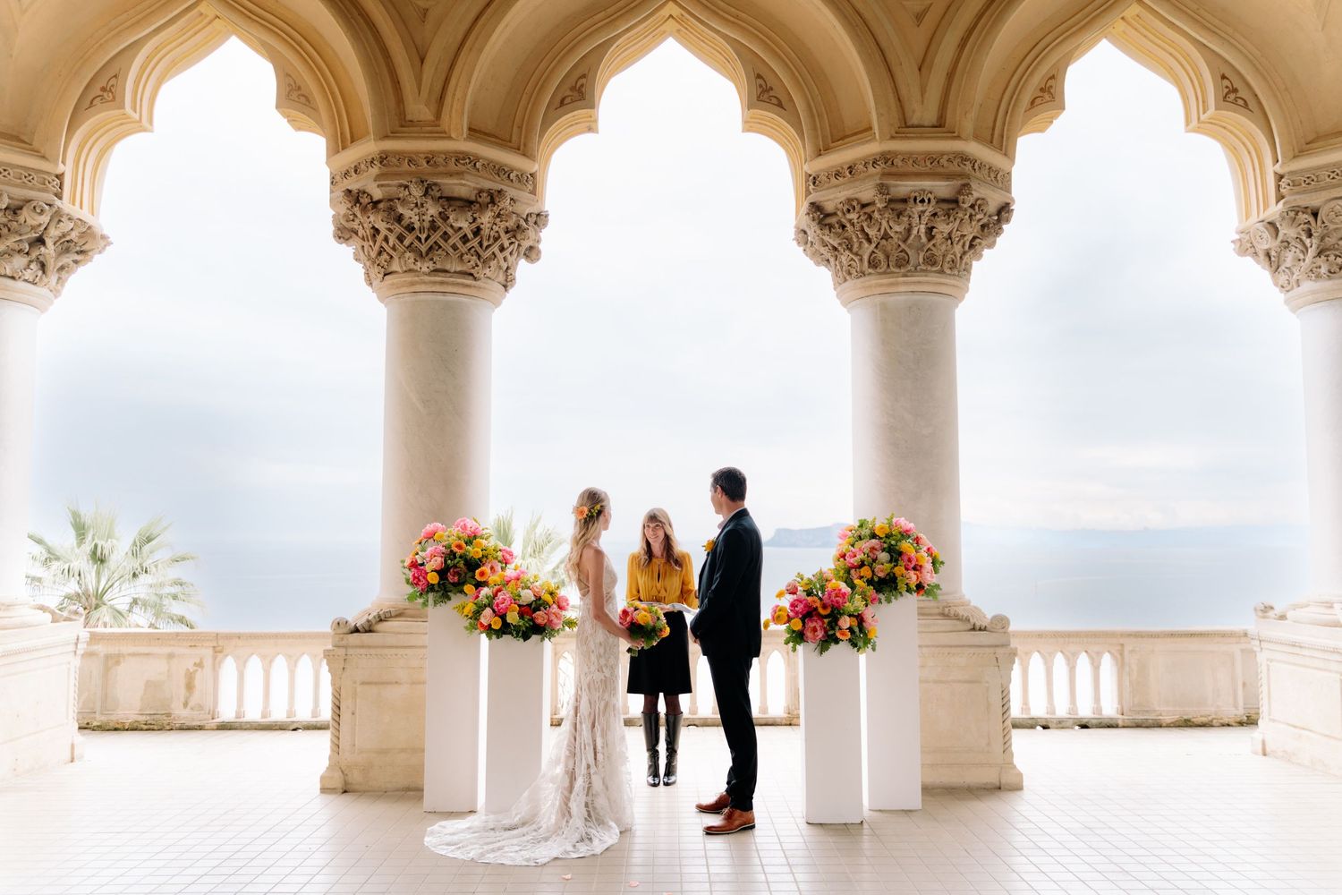 Symbolic elopement ceremony in the loggia of Isola del Garda