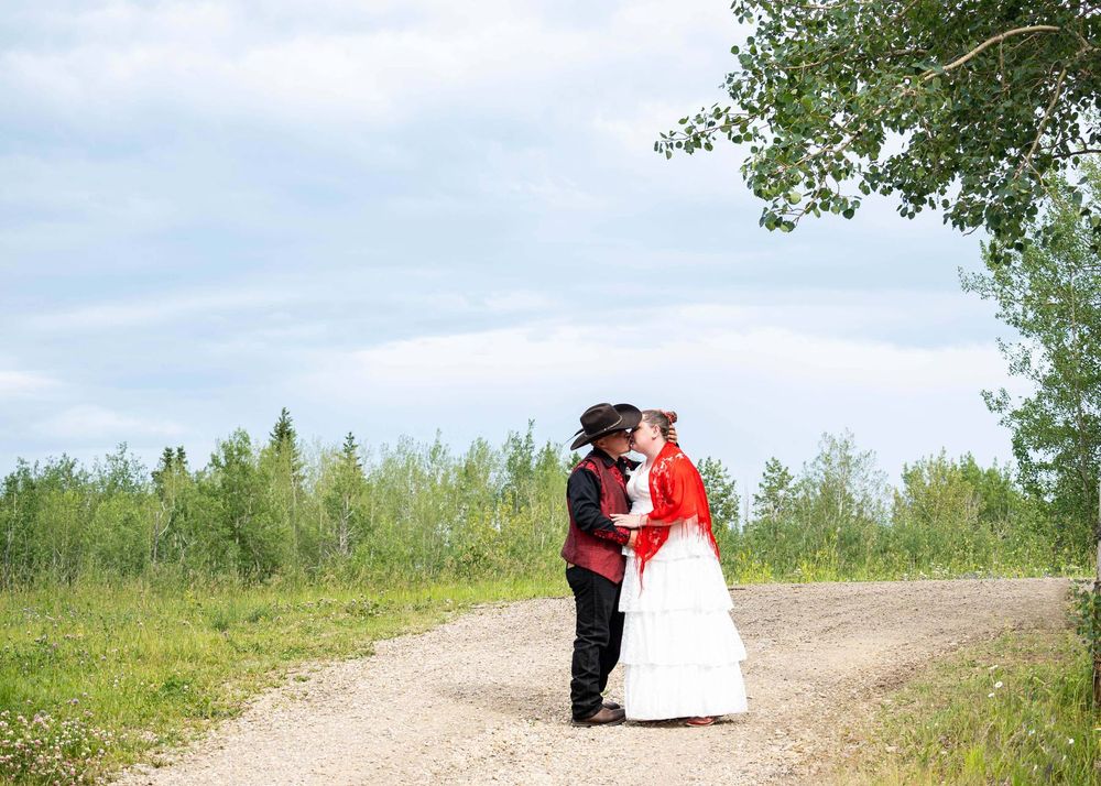 Edmonton Wedding Photographer / Canmore Elopement Photographer / Mountain Wedding Photographer / Edmonton Elopement Photographer /