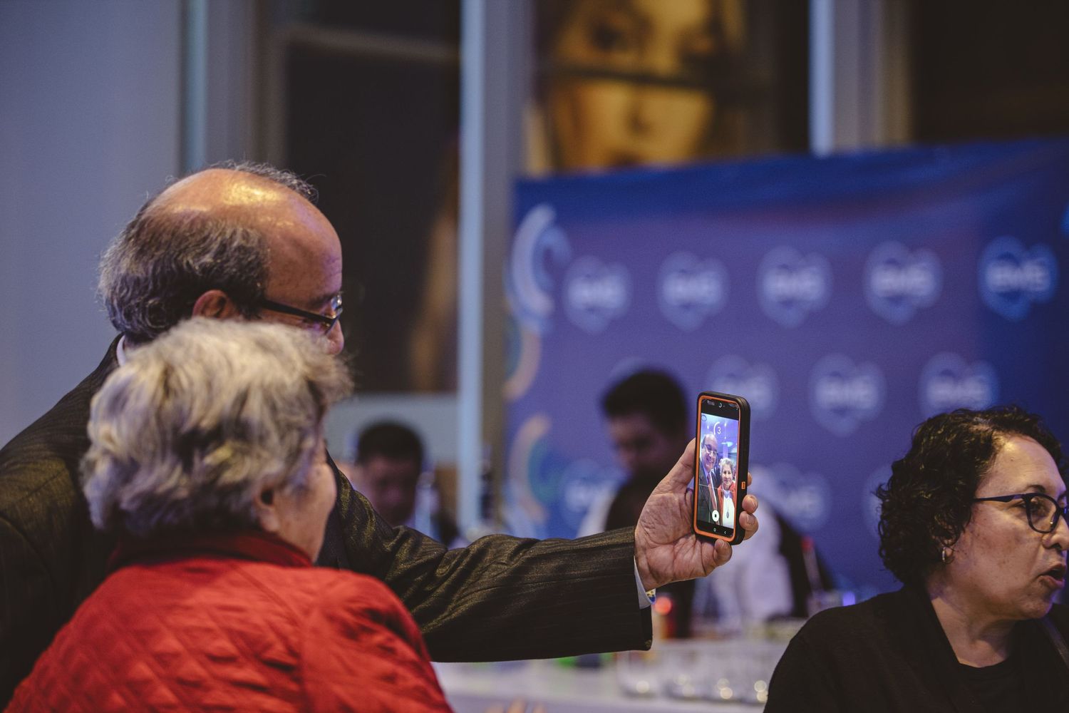 Transmisión en vivo impecable para tu evento. Ofrecemos streaming y bonding de internet en Antigua y Ciudad de Guatemala.