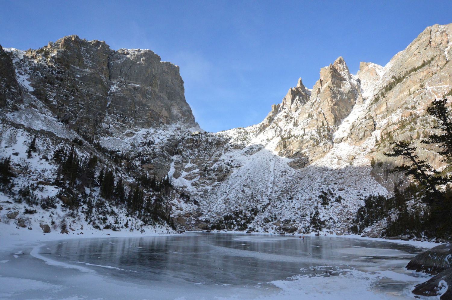 Emerald Lake frozen in the winter. Pixcapades | The Rocky Mountain Proposal Photographer