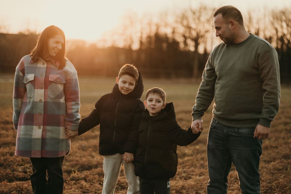 Outdoor family photography session in Tervuren near Brussels