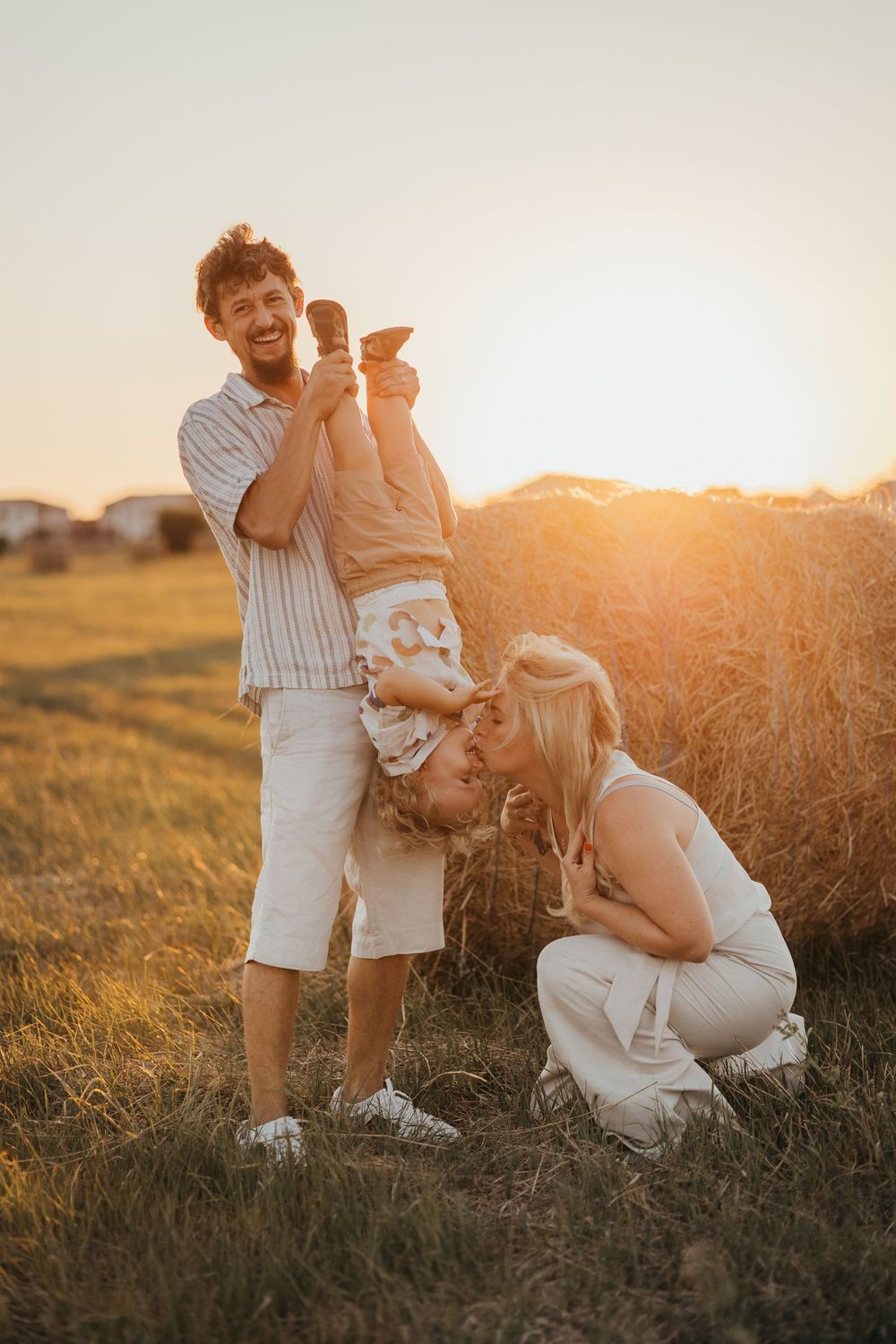 Outdoor family photography session in Tervuren near Brussels