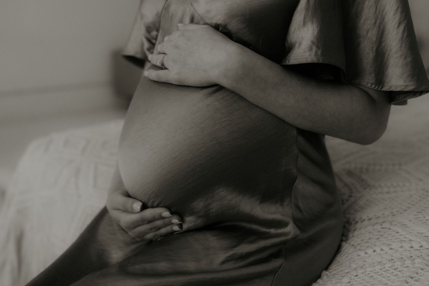 Maternity photographer in Conroe, Willis, Montgomery, the Woodlands, and surrounding areas.