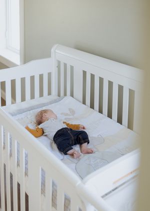 newborn baby photography Shediac photographer, in-home lifestyle portrait sessions Moncton New Brunswick family photography