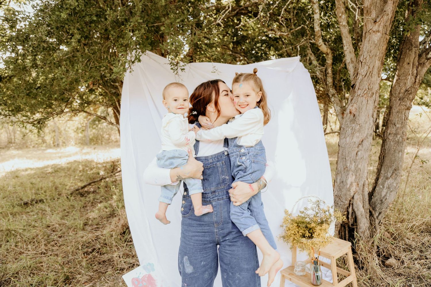 Cuddles, paint and kisses make for a good ending to a Paint with me session.