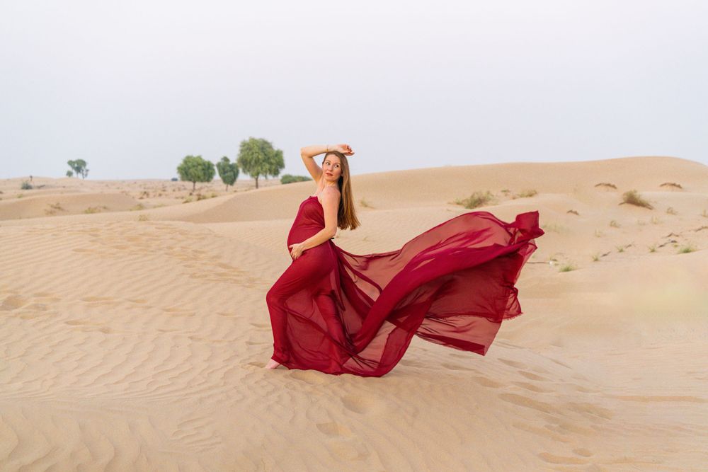 Experience the most elegant maternity photoshoot in Dubai with MohaStudio.
the best maternity photography experiences in Dubai and the UAE