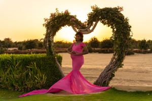Experience the most elegant maternity photoshoot in Dubai with MohaStudio.
the best maternity photography experiences in Dubai and the UAE