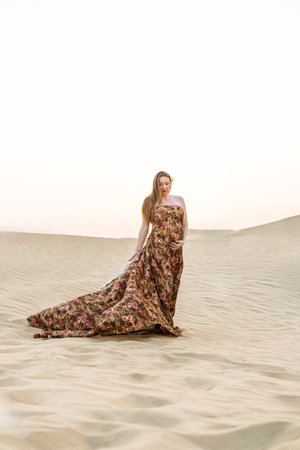 Experience the most elegant maternity photoshoot in Dubai with MohaStudio.
the best maternity photography experiences in Dubai and the UAE