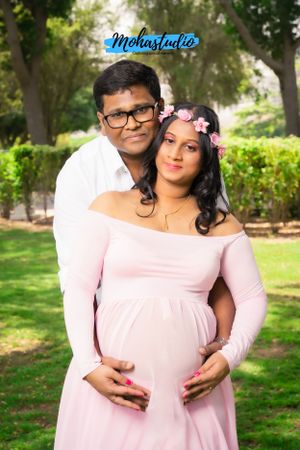 Experience the most elegant maternity photoshoot in Dubai with MohaStudio.
the best maternity photography experiences in Dubai and the UAE