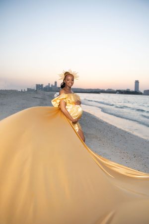 Experience the most elegant maternity photoshoot in Dubai with MohaStudio.
the best maternity photography experiences in Dubai and the UAE