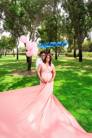 Experience the most elegant maternity photoshoot in Dubai with MohaStudio.
the best maternity photography experiences in Dubai and the UAE